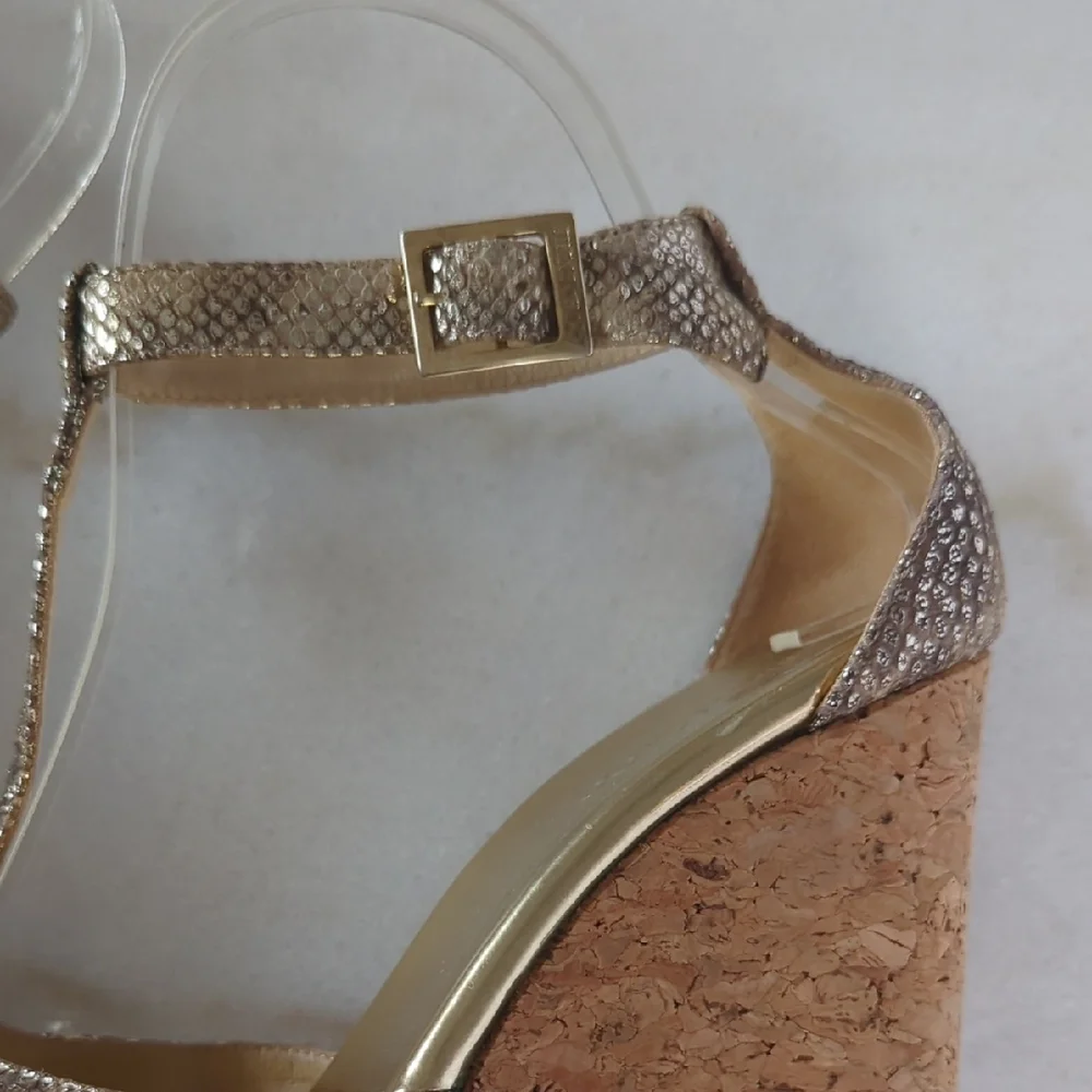 Jimmy Choo Metallic Leather T-Strap Sandals Size 8 - Picture 2 of 14
